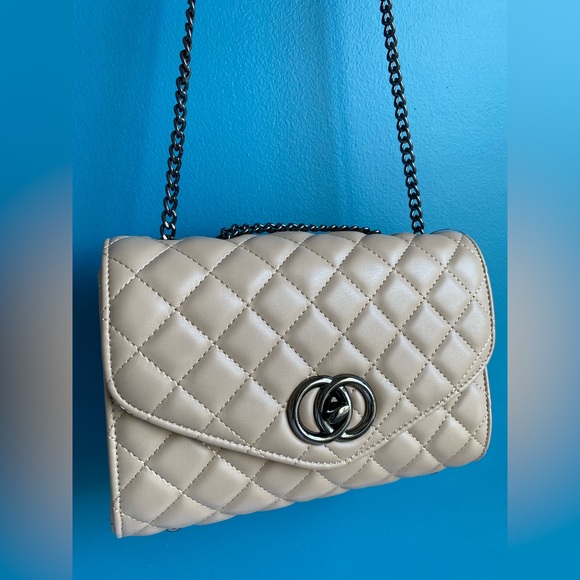 JUST IN/ Quilted shoulder bag in Nude / Cream - Picture 7 of 12